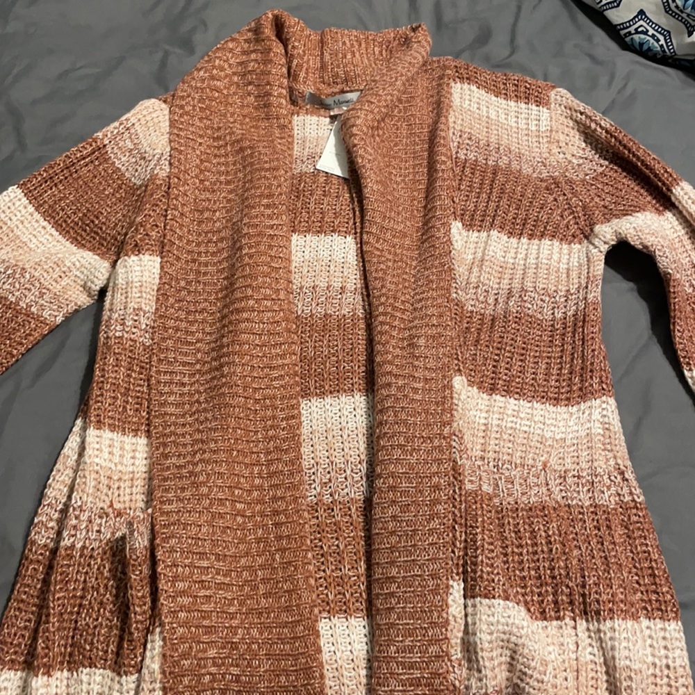 Sweater/cardigan